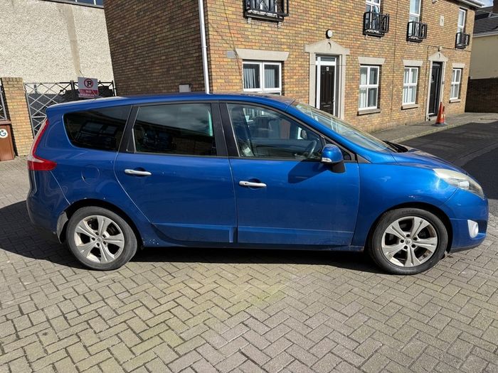 2011 Renault Grand Scenic