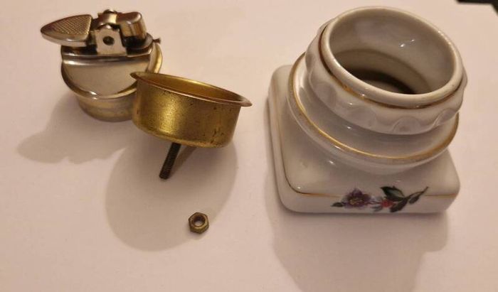 Vintage 1940s Mid-Century Floral Porcelain Table Lighter - Excellent Condition