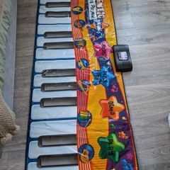 gigantic kids keyboard playmat