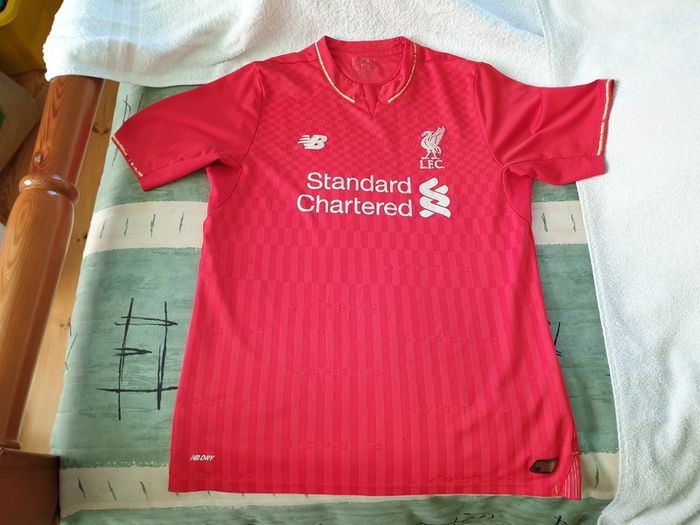 Liverpool Football Club Home Jersey 2015 to 2016 Childrens Extra Large New Balance YXL