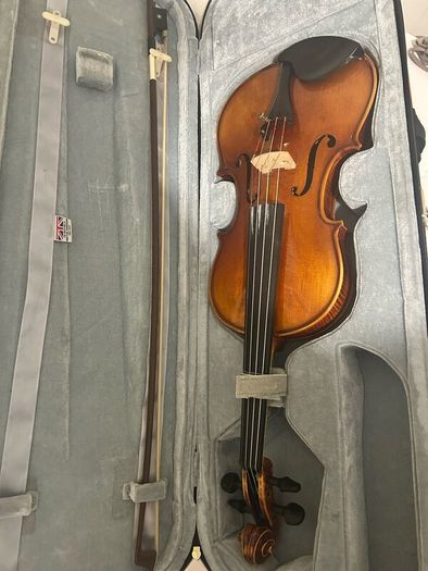 Hidersine Violin