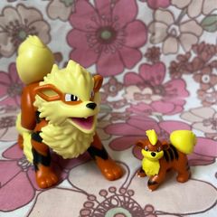 Official TOMY Arcanine & Growlithe Pokemon Figures