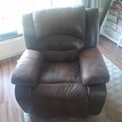Reclining armchairs