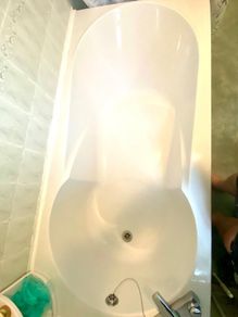 Bath with built in circular shower tray  XL