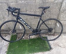 Carrera Zelos Disc Road Bike, Immaculate Condition, Barely Ridden!