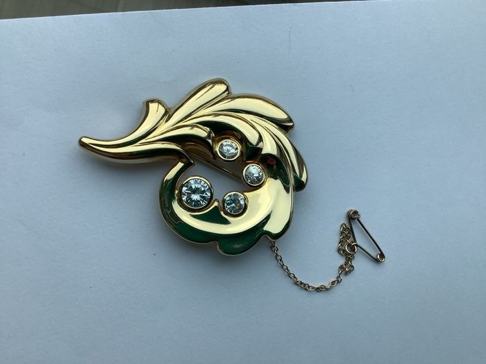 Arezzo 762 AR 750 pristine vintage 18k Italian gold, leaf brooch