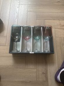 Newgrange set of 4 Wine Glasses
