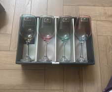 Newgrange set of 4 Wine Glasses
