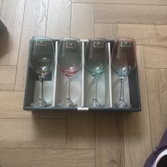Newgrange set of 4 Wine Glasses