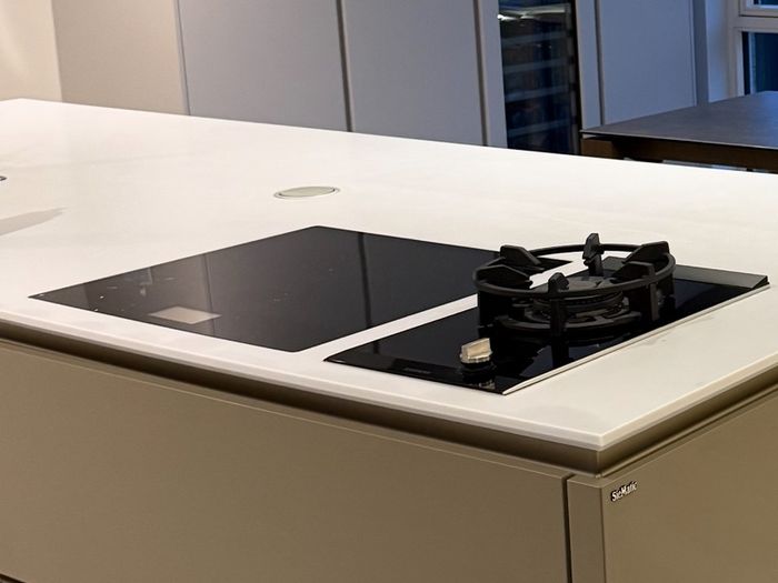 Siemens iQ700 60cm Induction Hob and iQ700 Gas Domino 30cm Ceramic Hob