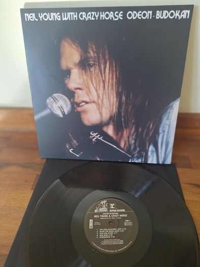 Neil Young & Crazy Horse - Odeon, Budokan