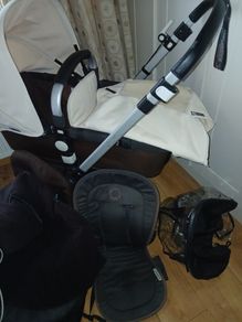 Bugaboo cameleon  3 Brown and Cream colour   with 2  buggy seat liner rain cover footmuff  all for 90 euro comes from a Pet and smoke free home