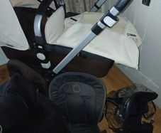 Bugaboo cameleon  3 Brown and Cream colour   with 2  buggy seat liner rain cover footmuff  all for 90 euro comes from a Pet and smoke free home