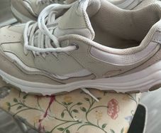 Sketchers Vintage size 7uk 40eu