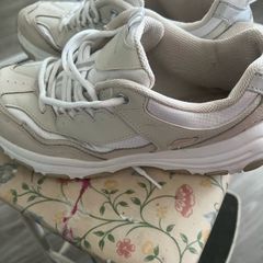 Sketchers Vintage size 7uk 40eu