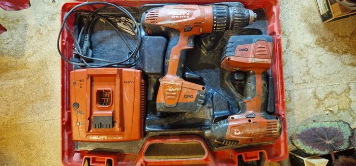 Hilti battery combi drill and impact driver kit