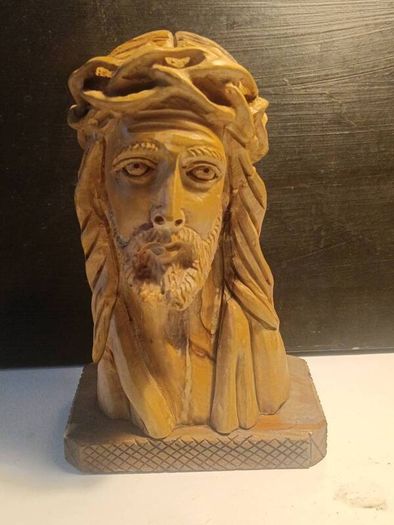 Fabulous Hardwood Carving Of Jesus