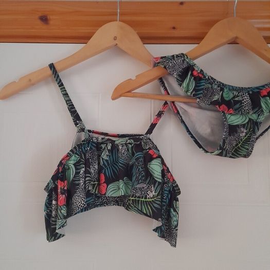 girls swimsuit