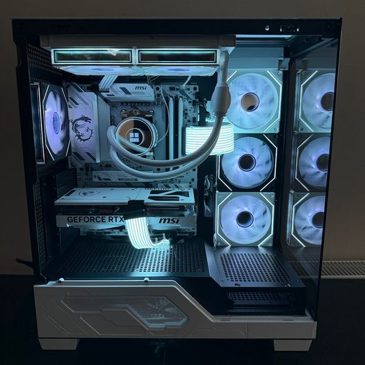Custom Gaming Pc - Ryzen 7 7800x3d / Rtx 5070 White / 32gb Ddr5 / 1tb Ssd