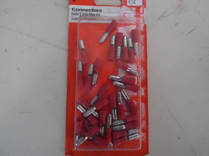 30. 5amp Male Connectors.