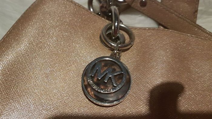 Gorgeous metallic light pink authentic Michael Kors leather cynthia satchel and jet set travel coin case both in colour "ballet"