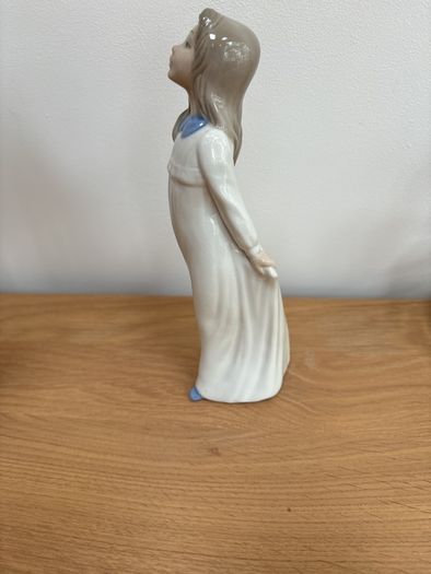 Tengra Valencia Spain Porcelain Figurine Girl with Robe