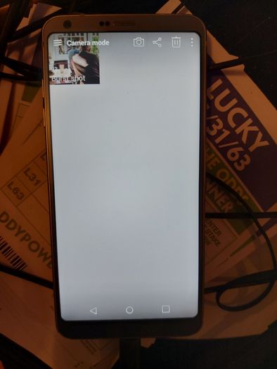 LG G6 mobile phone, 32GB, sim tray missing, excellent cosmetic condition otherwise