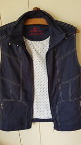 Navy Gilet/ White Stitching Size 14 Pockets and Zip