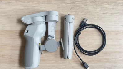 DJI OM 4 SE Smartphone Gimbal Stabilizer