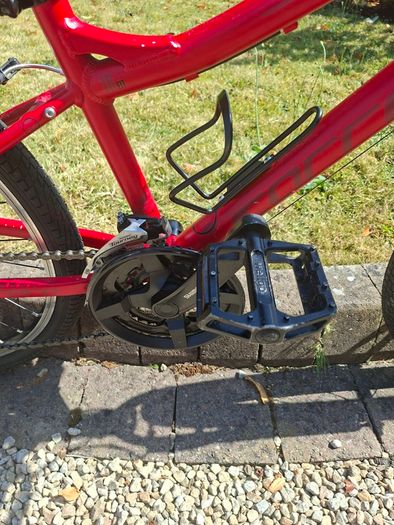 Red Carrera Saruna Junior Hybrid Bike 24 inch Wheels