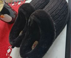 Sketchers slippers