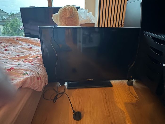 Walker tv - 32inch