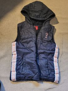 Guess Sleeveless Pre-owned Waistcoat - black (12 years old)