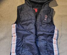 Guess Sleeveless Pre-owned Waistcoat - black (12 years old)