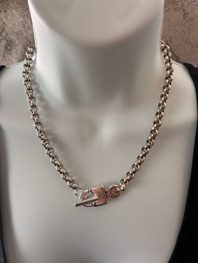 Padlock and Key Toggle Closure Chain