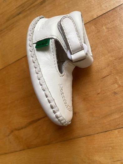 Kickers white leather christening baby booties 0-9 months