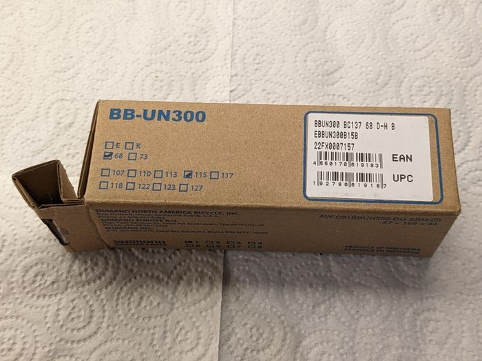 Shimano BB-UN300 JIS square taper bottom bracket, 68 mm, 115 mm, BSA