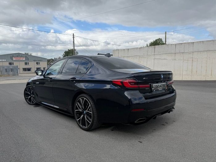 2023 BMW 530e M Sport Pro X Drive,Sunroof, 20 inch