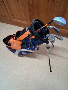 Golf Clubs. US Kids Golf Set For Right Handed 8 To 9 Year Old. Collect In Dublin Or Receive Via Post.