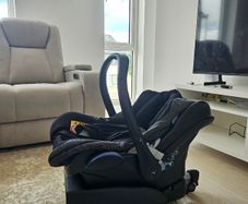 Child/Infant Car Seat for free