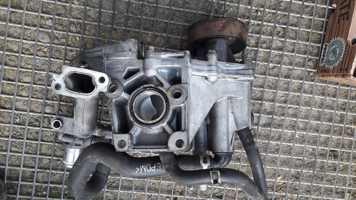 Mazda 6 2.2 water pump