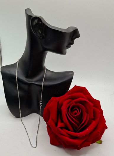 18 ct white gold necklace