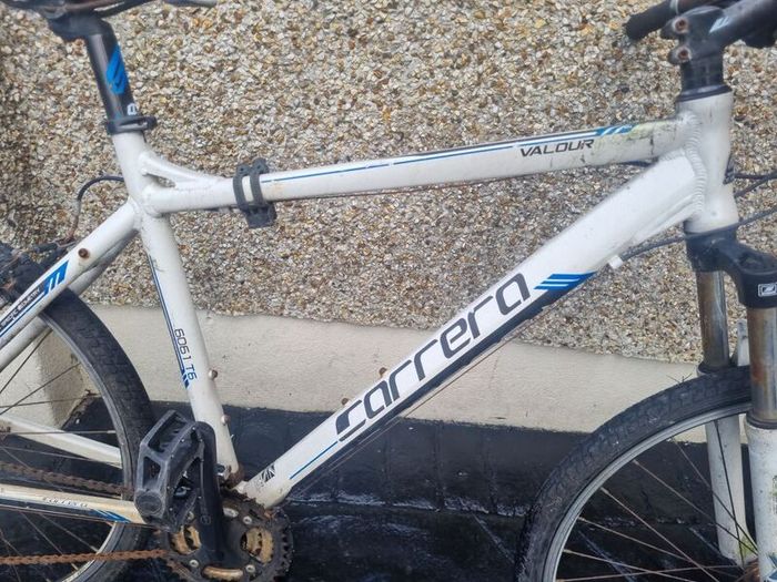 bike carrera  needs fixing