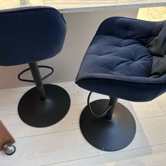 bar stool