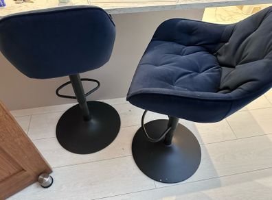 bar stool