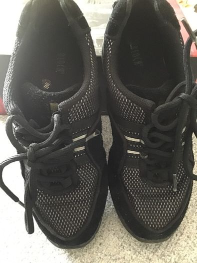 Bloch dancing sneakers - size 4 - black - Irish dancing practice shoes