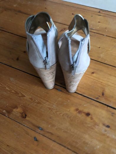 high heel sandals