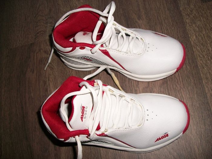 Avia kids shoes.