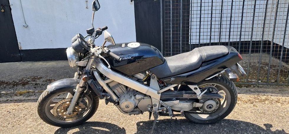 1989 Honda Bros (nt400)