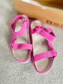 BNWT Big Star sandals